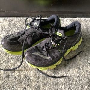 Brooks pure flow running shoes-size 5